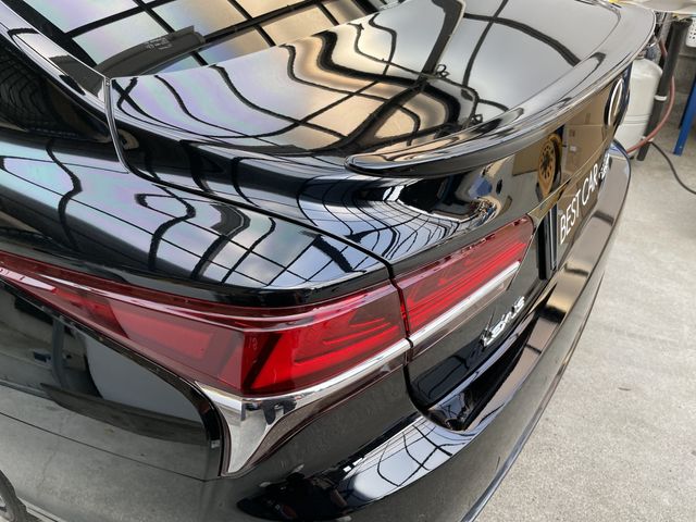 Lexus LS 2018-01 4935-14