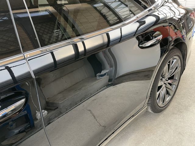 Lexus LS 2018-01 4935-16