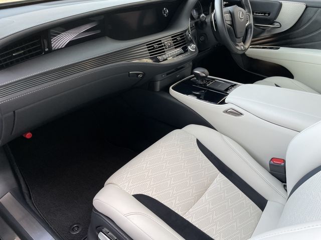 Lexus LS 2018-01 4935-3