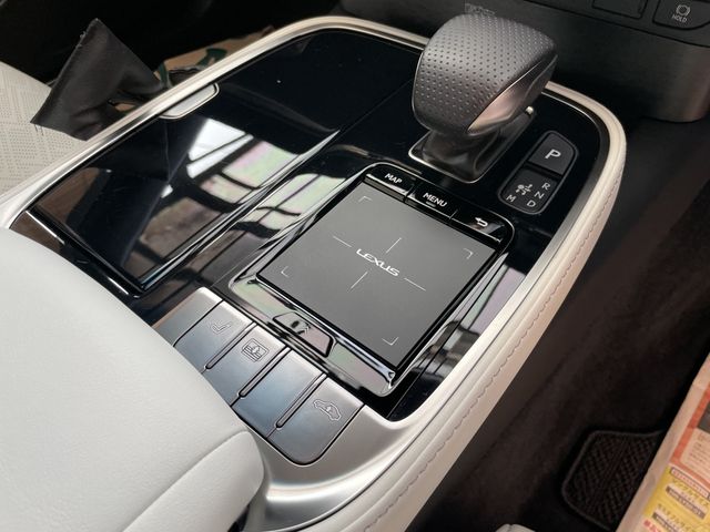 Lexus LS 2018-01 4935-26