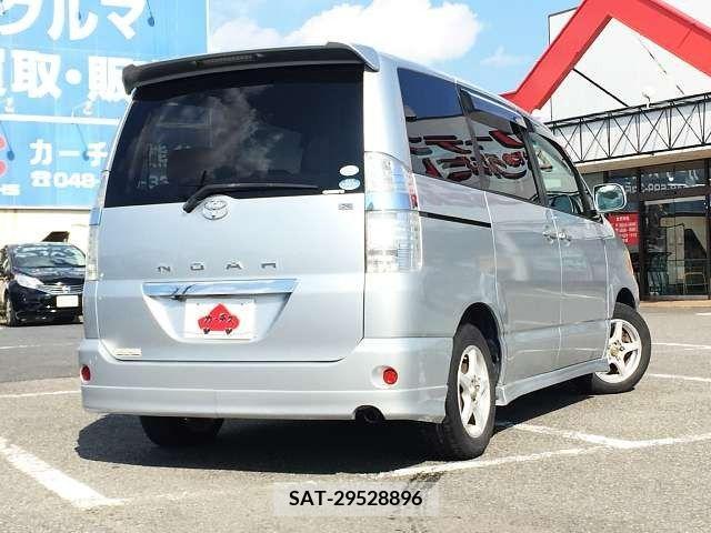 Toyota NOAH 2005-04 365105-2