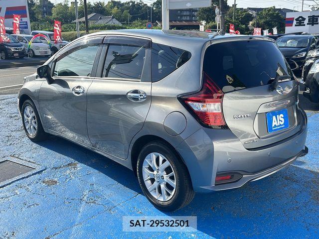 Nissan NOTE 2017-09 328342-4