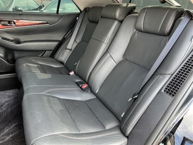 Toyota CROWN MAJESTA 2017-07 20945-19