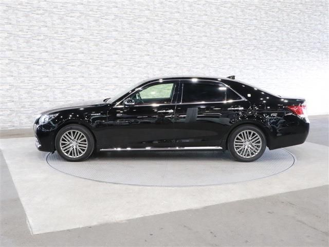 Toyota CROWN MAJESTA 2017-07 20945-6