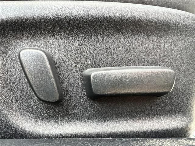 Toyota CROWN MAJESTA 2017-07 20945-17