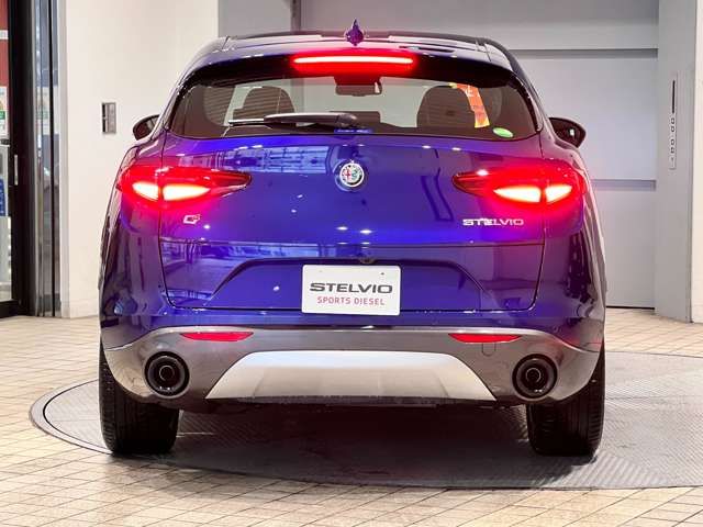 ALFA ROMEO STELVIO 2022-08 5920-7