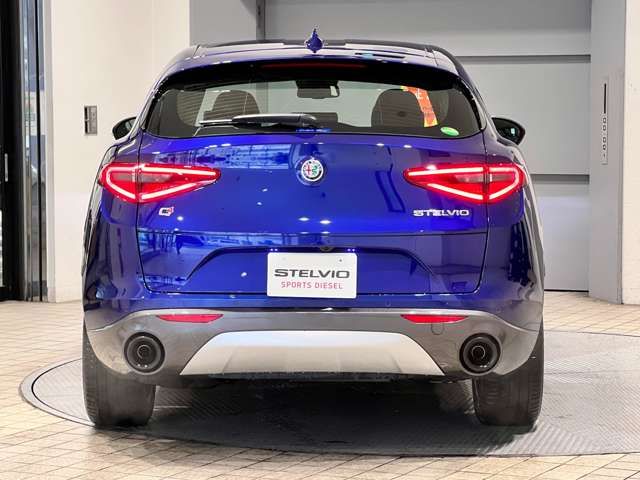 ALFA ROMEO STELVIO 2022-08 5920-6