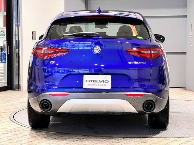 ALFA ROMEO STELVIO 2022-08 5920-2