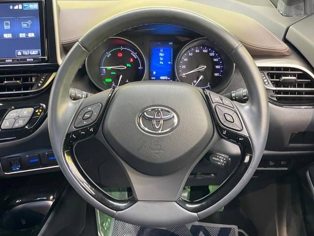 Toyota C-HR 2017-12 182974-12