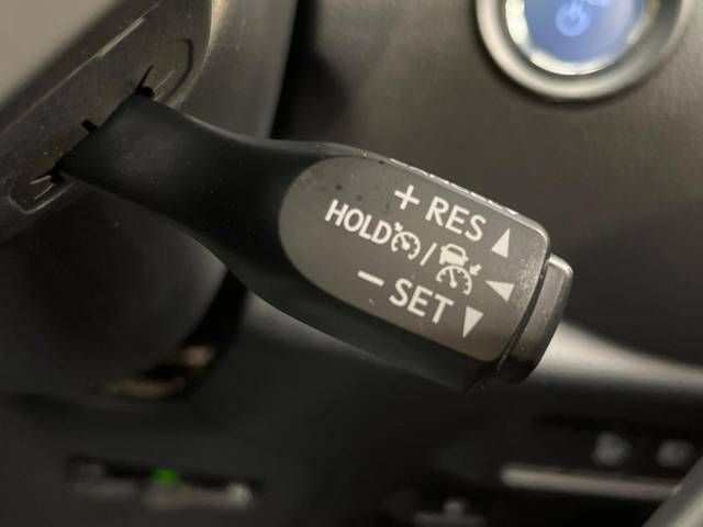 Toyota C-HR 2017-12 182974-5