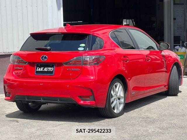 Lexus CT 2014-07 322685-1