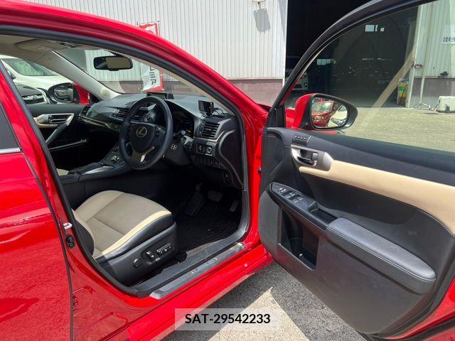 Lexus CT 2014-07 322685-5
