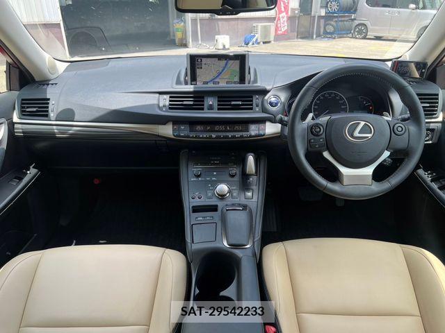 Lexus CT 2014-07 322685-8