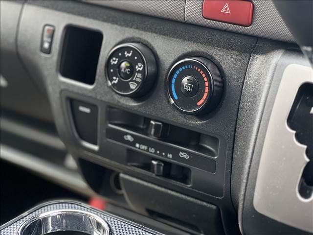 Toyota HIACE VAN 2006-07 21282-18