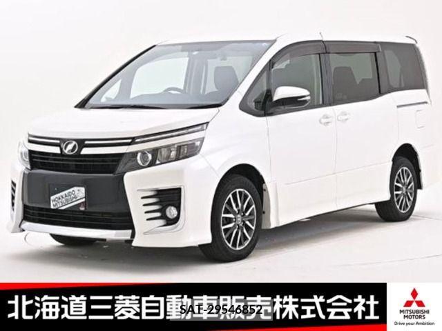 Toyota VOXY 2015-11 370531-0