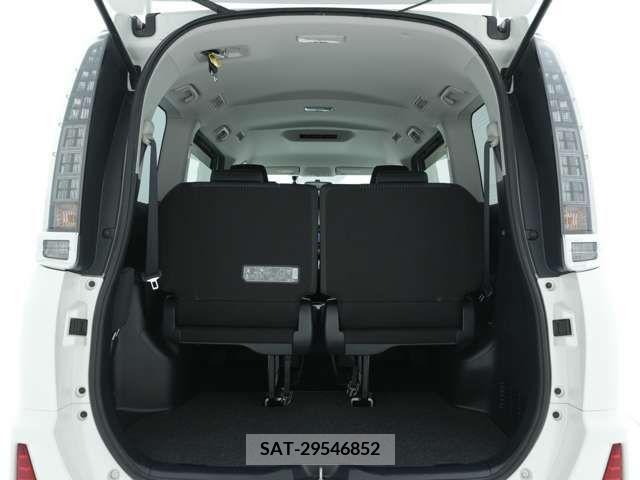 Toyota VOXY 2015-11 370531-8