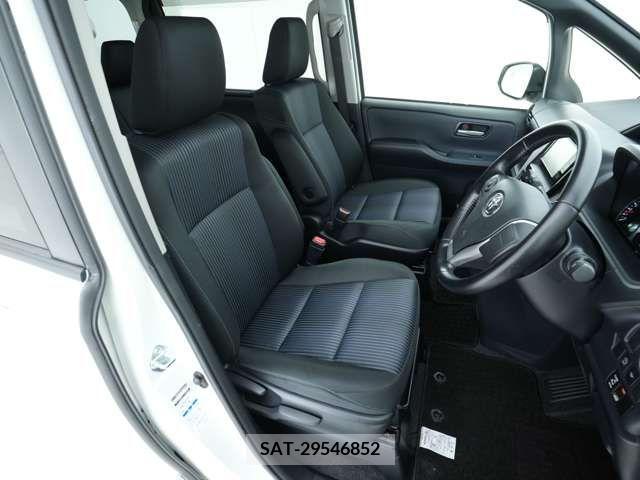 Toyota VOXY 2015-11 370531-5