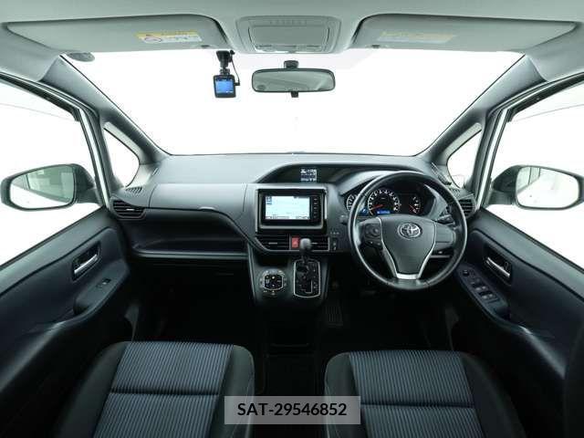 Toyota VOXY 2015-11 370531-4