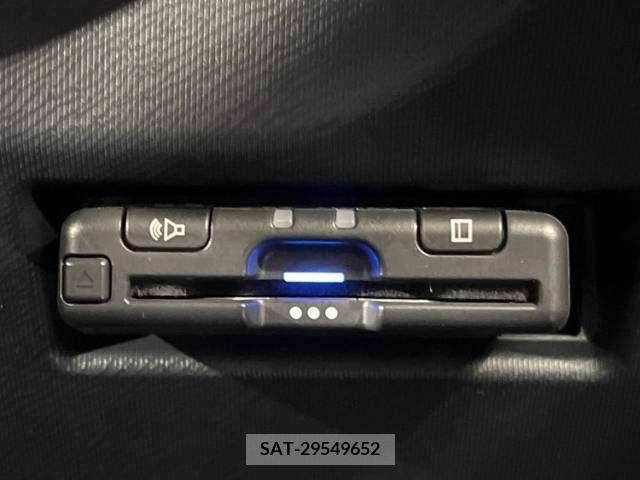 Toyota AQUA 2018-03 291834-5