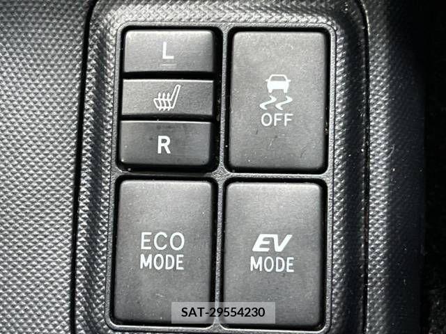 Toyota AQUA 2015-01 260497-6