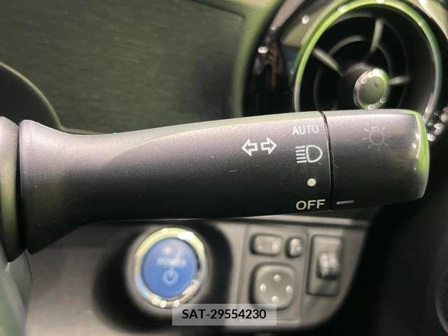Toyota AQUA 2015-01 260497-5