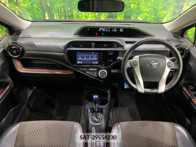 Toyota AQUA 2015-01 260497-1