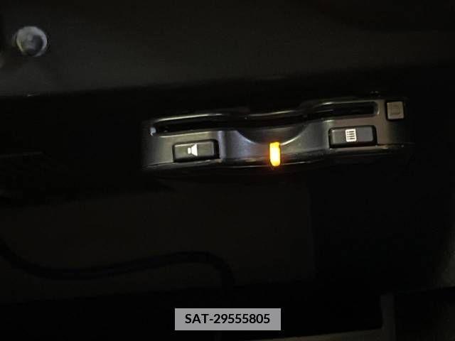 Nissan NOTE 2014-05 365457-6