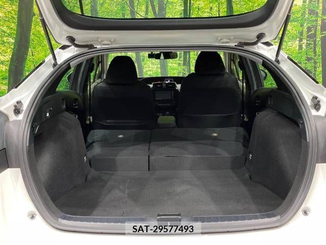 Toyota PRIUS 2021-03 228478-10