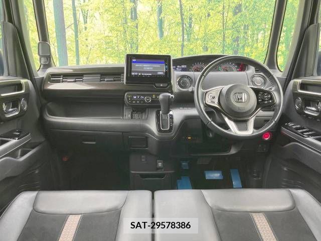 Honda N BOX CUSTOM 2019-06 307218-1