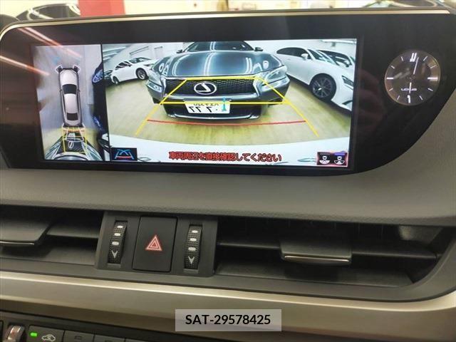 Lexus ES 2019-03 300389-4