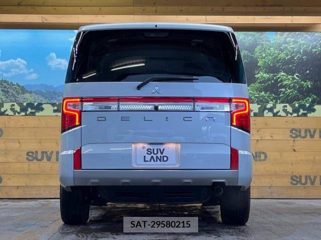 Mitsubishi DELICA D5 2022-07 325419-16
