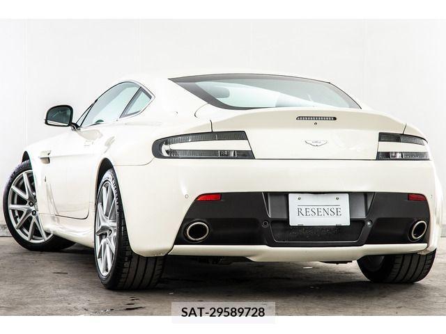 Aston Martin V8 2015-01 315891-9