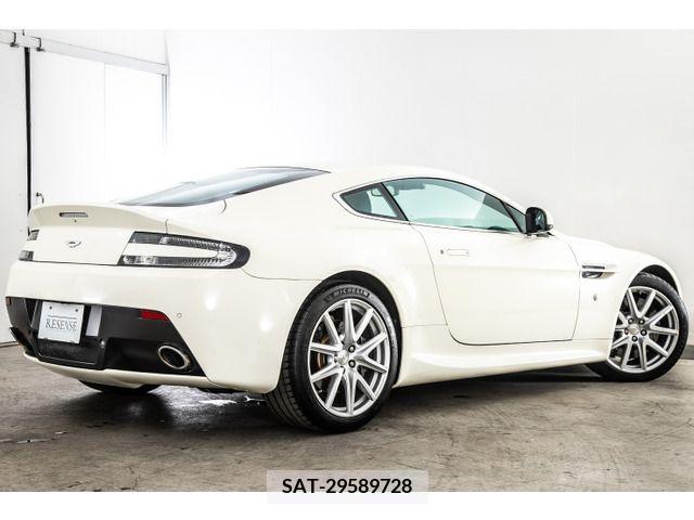 Aston Martin V8 2015-01 315891-7