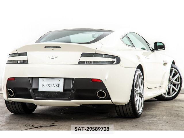 Aston Martin V8 2015-01 315891-2