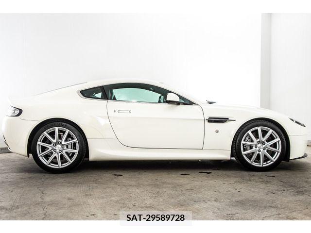Aston Martin V8 2015-01 315891-6