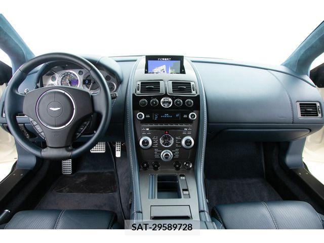 Aston Martin V8 2015-01 315891-1