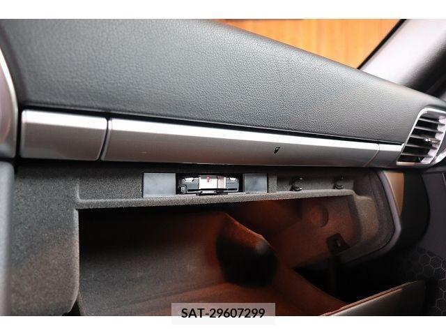 Porsche 911 2011-11 350867-25