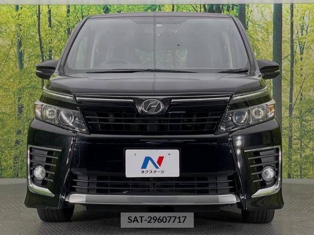 Toyota VOXY 2015-10 370435-15