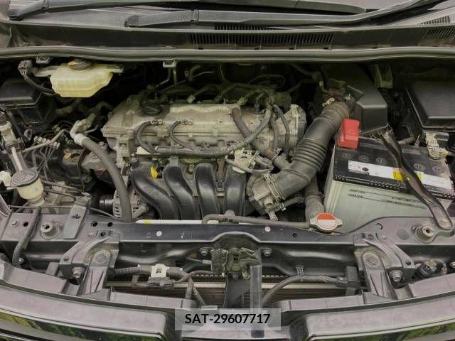 Toyota VOXY 2015-10 370435-19
