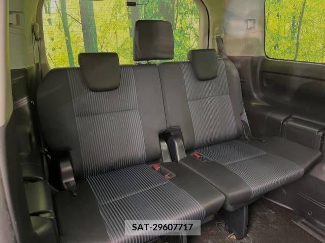 Toyota VOXY 2015-10 370435-10