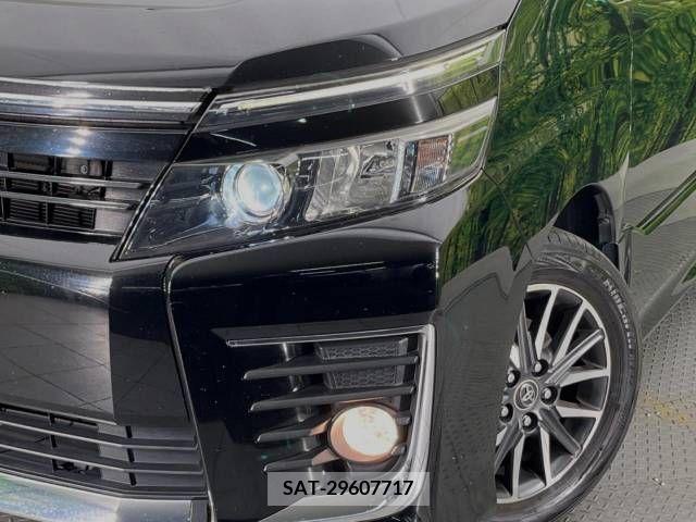 Toyota VOXY 2015-10 370435-13