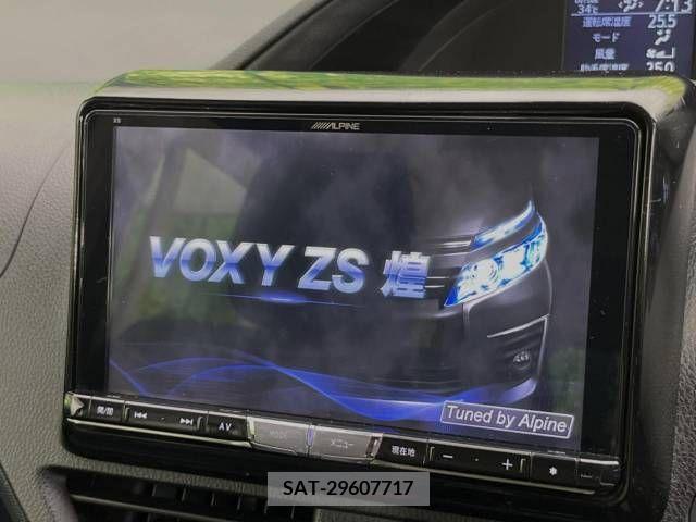 Toyota VOXY 2015-10 370435-3