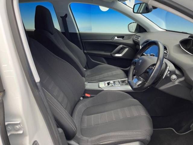 Peugeot 308 2016-11 26127-8