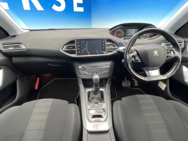 Peugeot 308 2016-11 26127-1