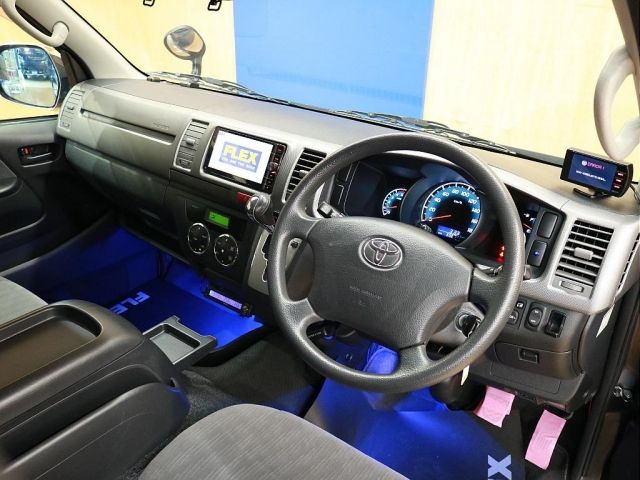 Toyota REGIUSACE VAN 2013-12 8285-11