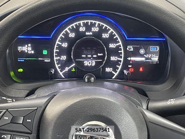 Nissan NOTE 2017-01 240278-1