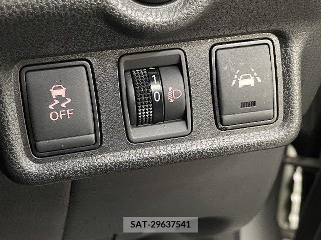 Nissan NOTE 2017-01 240278-11
