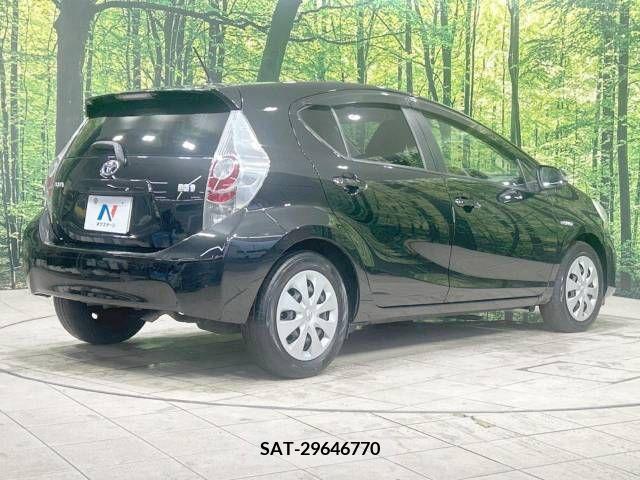 Toyota AQUA 2012-11 356265-17