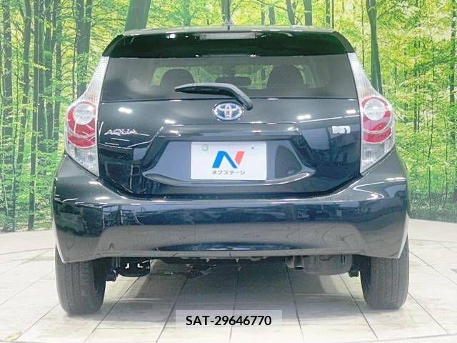 Toyota AQUA 2012-11 356265-15