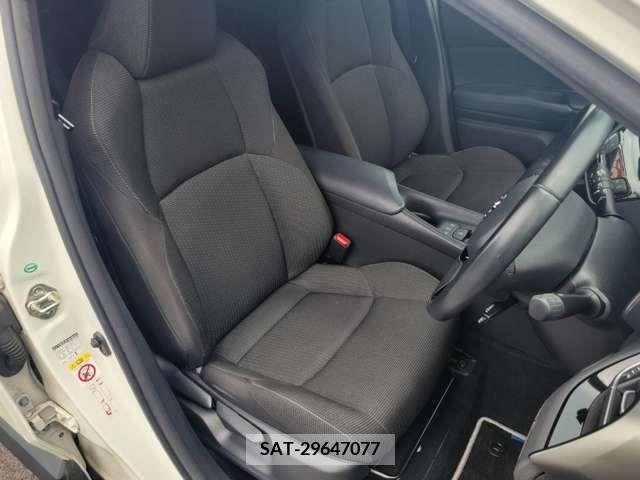 Toyota C-HR 2018-02 264056-6